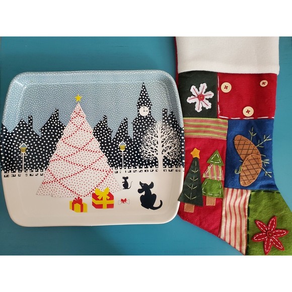 Vintage Christmas Plastic Serving Tray By Ullman Co And Felt Christmas Stocking - Picture 1 of 7